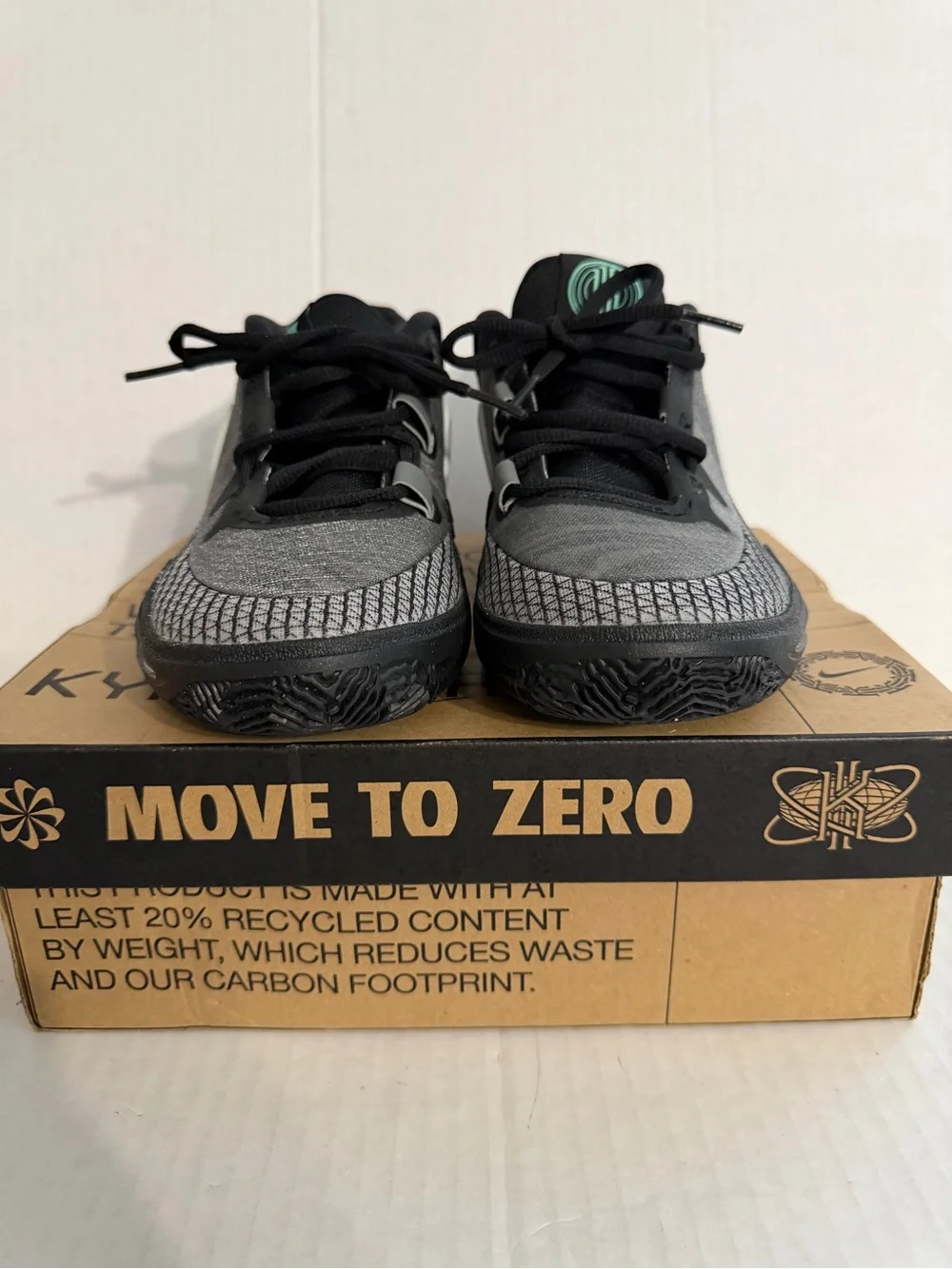 Nike Kyrie Irving 8 Go Youth Sneakers